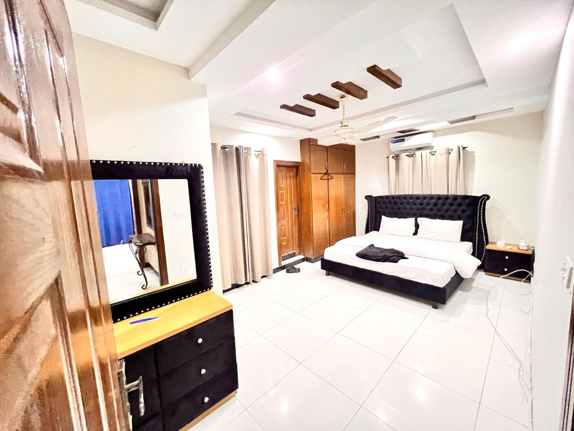 Luxury Apartment Hotel Islamabad Buitenkant foto